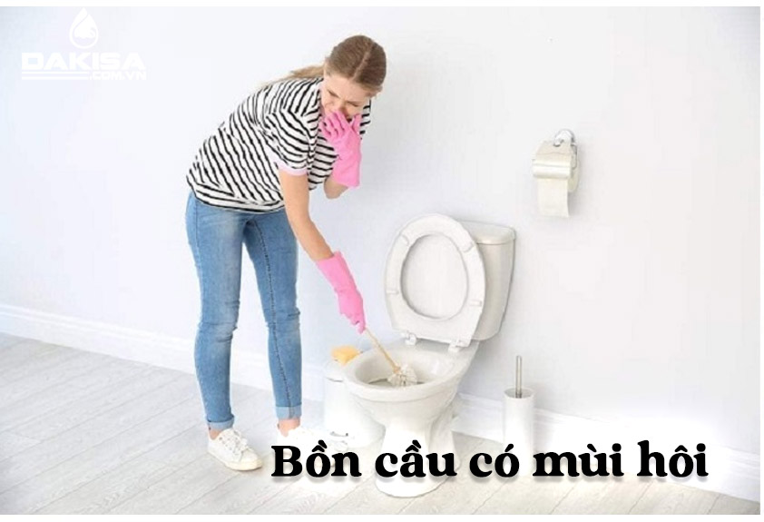 bồn cầu có mùi hôi